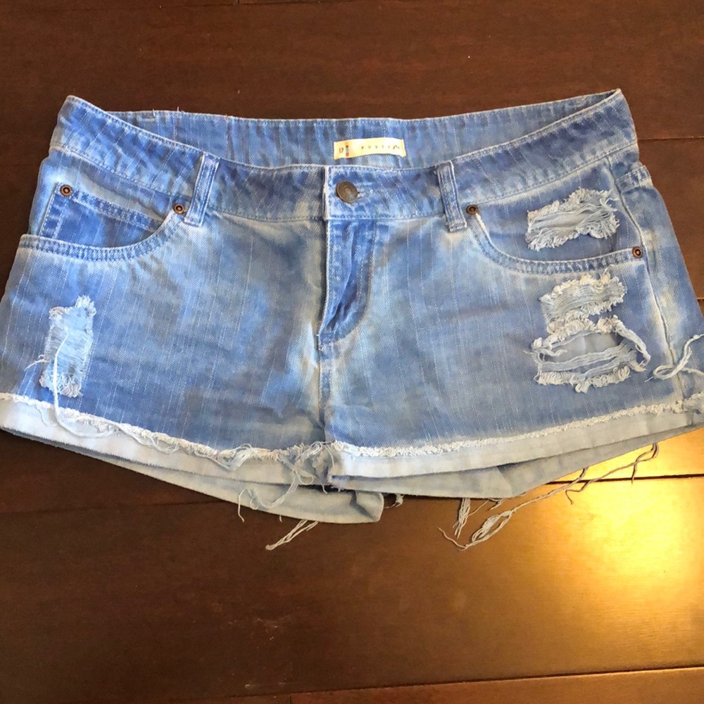 Blue denim distressed shorts